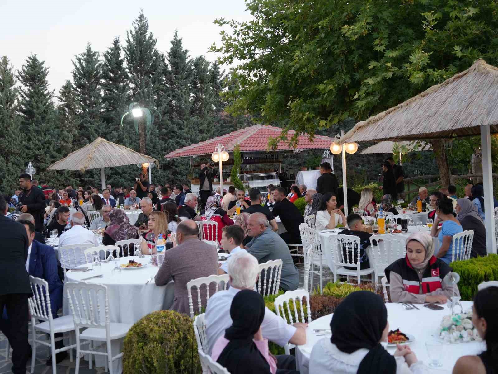 igdir-da-sehit-aileleri-ve-gaziler-onuruna-yemek-duzenlendi