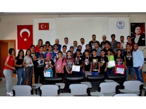 Adanalı Muaythai Sporcuları, Okullararası Türkiye Şampiyonası’ndan 55 Madalya İle Döndüler
