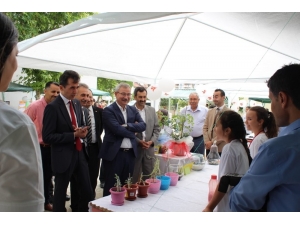 Saruhanlı’da ’4006 Tübitak Bilim Fuarı’ Açıldı