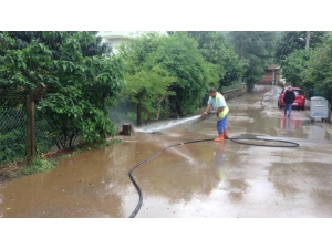 Kartepe’de Yağış Sonrası Temizlik