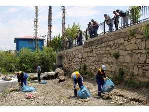 Tuşba Belediyesinden İnci Kefali İçin Temizlik Çalışması