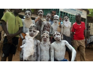 Nijerli Çocukların Garip Ramazan Eğlencesi ‘Tobayi-tobayi’