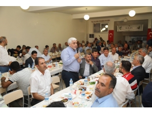 Ak Partililer Muhtarlarla İftarda Bir Araya Geldi