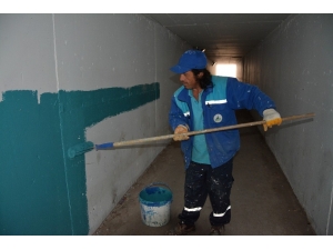 Kartepe’de Alt Geçitler Boyanıyor