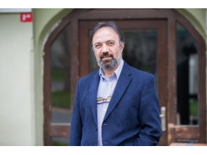 Prof. Dr. Ayhan Kaya Avrupa’da Yaşayan Gençlerin Radikalleşme Süreçlerini Araştıracak