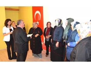 Okuma-yazma Kursunu Bitirenler Sertifika Aldı