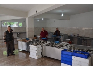 Emet’te Balık Pazarı
