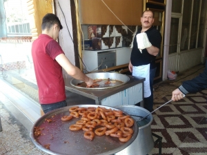 Sason’da Tatlıcılarda Ramazan Bereketi Yaşanıyor