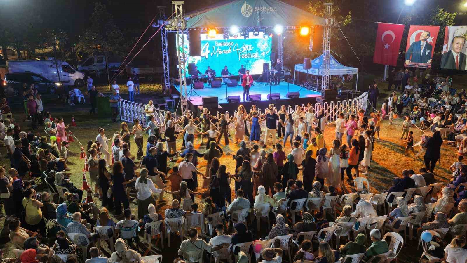 anadolu-nun-tum-renkleri-sahilde-bulustu