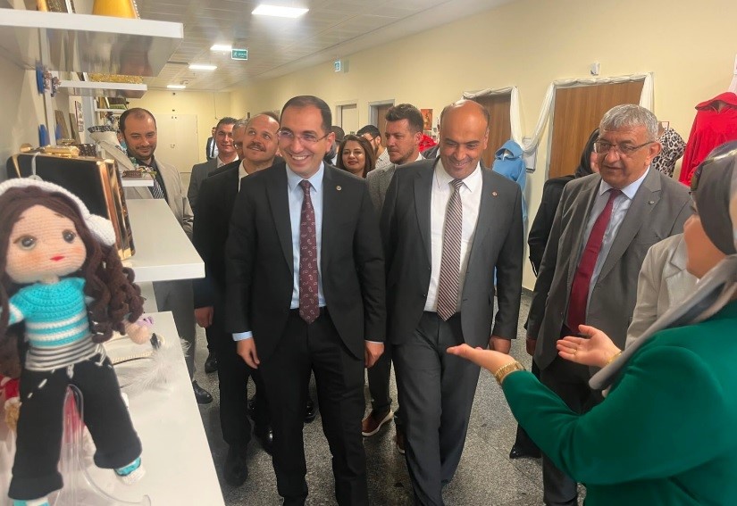 toplum-ruh-sagligi-merkezi-kursiyerlerinin-el-emegi-urunleri-sergilendi