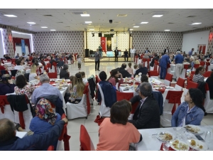 Balkan Göçmenleri Tepebaşı İftarında