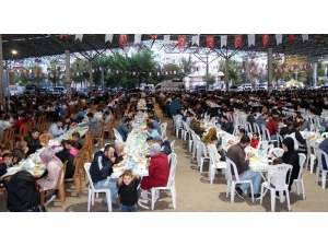 Başkan Yazgı, İftar Sofrasında Vatandaşlarla Buluşuyor