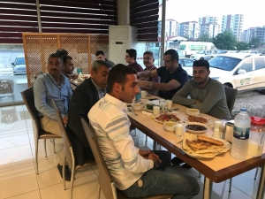 Siverek Milli Eğitim Müdürlüğü Camiası İftarda Bir Araya Geldi