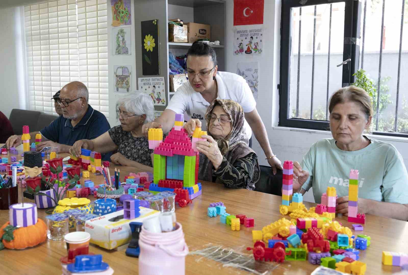 mersin-de-alzheimer-hastalarina-dolu-dolu-bir-gun