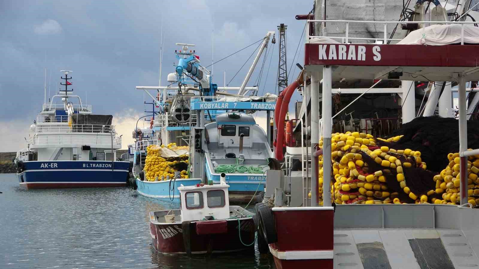 trabzon-da-balikcilarin-deniz-mesaisi-basliyor