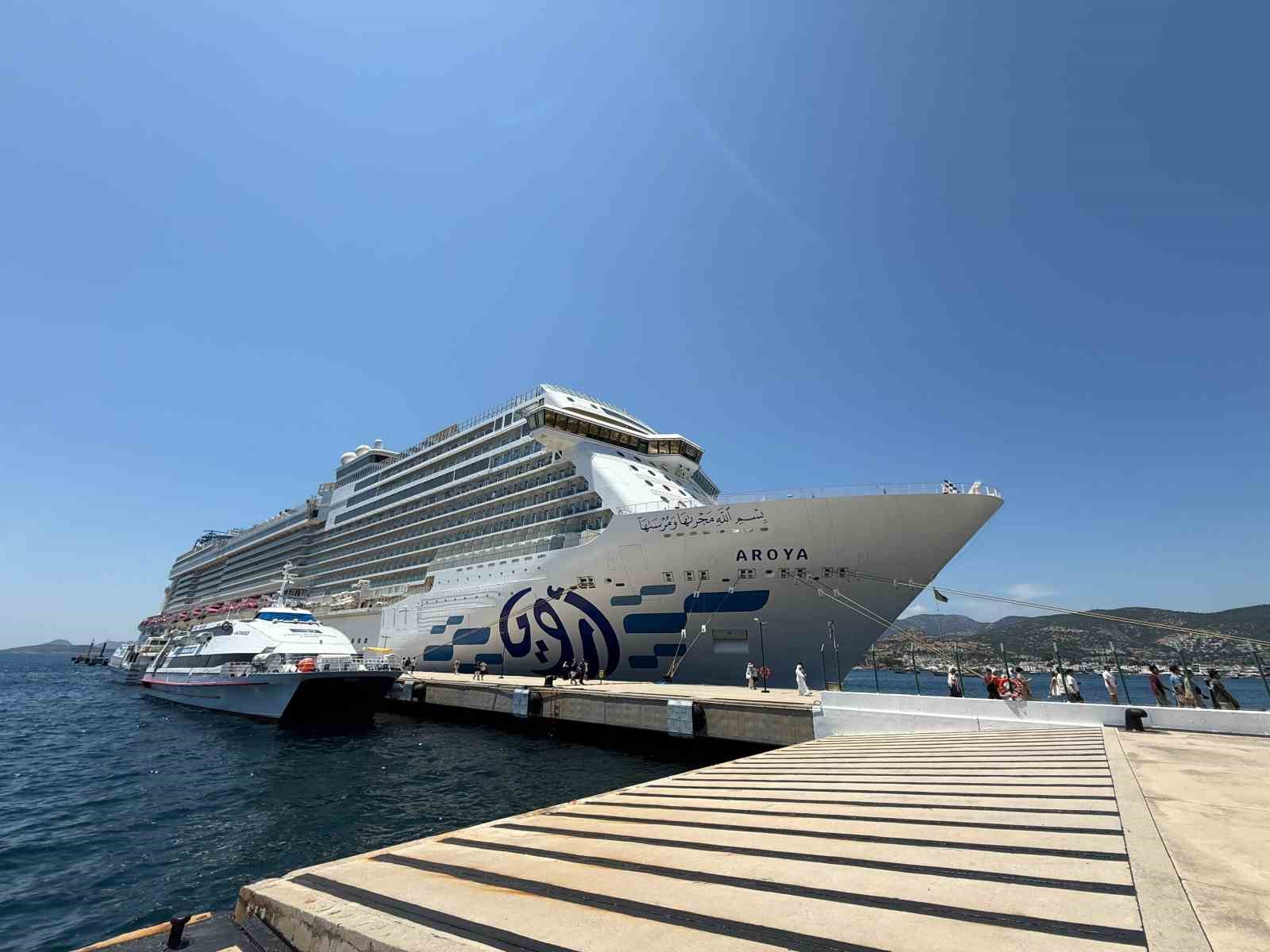bodrum-a-2-bin-124-yolcuyla-geldi