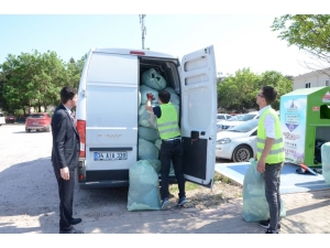 Kartepe’de 36 Günde 2 Ton 560 Gram Tekstil Atığı Toplandı