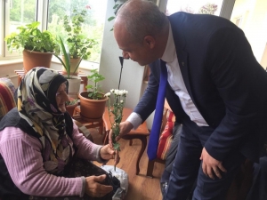 Tarkan Toper Seçim Öncesi Yaşlıların Duasını Aldı