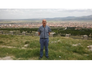 Emirdağlı Şair Ulvi Yürük’ten ’Emirdağ Şiirleri Antolojisi’