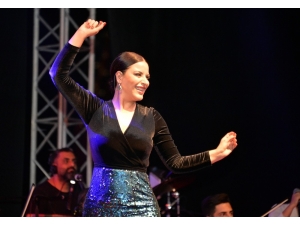 Mersinliler Zara İle Coştu