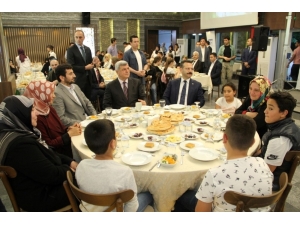 Yetim Çocuklar İftarda Buluştu