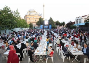 Gebze’de İftar Sofrası Adem Yavuz Mahallesi’nde Kuruldu