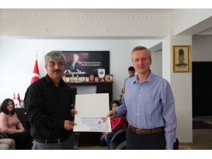 Kaymakam Türkiye Birincisini Ödüllendirdi