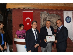 Ödemiş’te 40. Yılını Dolduran Şirketlere Plaket