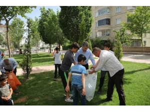 Başkan Yanılmaz, Çocuklarla Park Temizledi