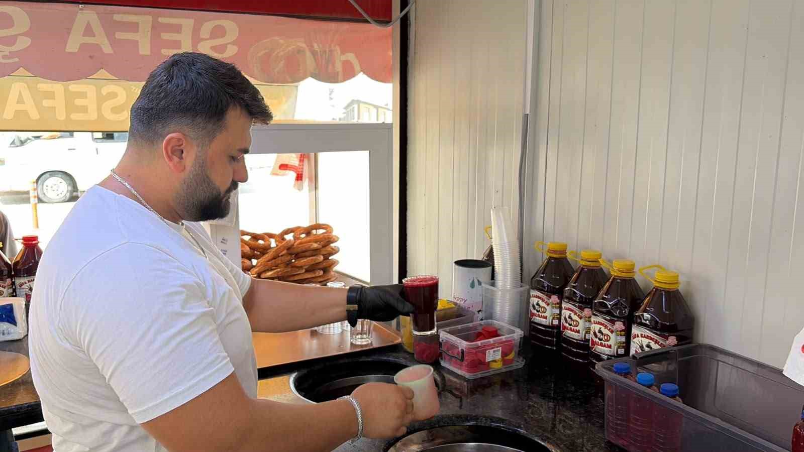 cukurova-sicaginda-salgam-ve-simit-vatandaslarin-vazgecilmezi-oldu