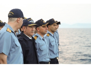 Bakan Canikli Tcg Giresun Fırkateyninde İftar Yaptı