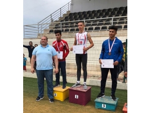 Amerikan Koleji Öğrencisi Taygun Derviş, Türkiye Şampiyonu Oldu