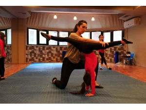 Miniklere ‘Jimnastik İle Büyüyün’ Tavsiyesi