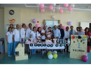 Doğum Gününü Nakil Olduğu Hastanede Kutladı