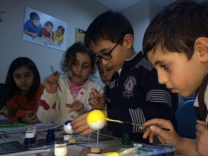 Kartepe Bilgi Evlerinde Eğitimler Devam Ediyor