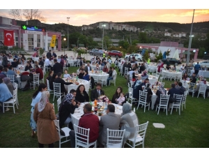 Ptt Personeli İftarda Buluştu