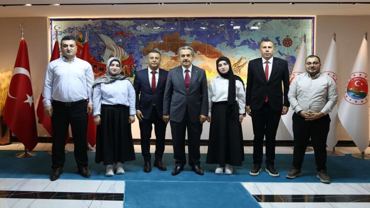 van-yuzuncu-yil-tip-fakultesini-kazanan-ikiz-kardesler-vali-ekici-yi-ziyaret-etti