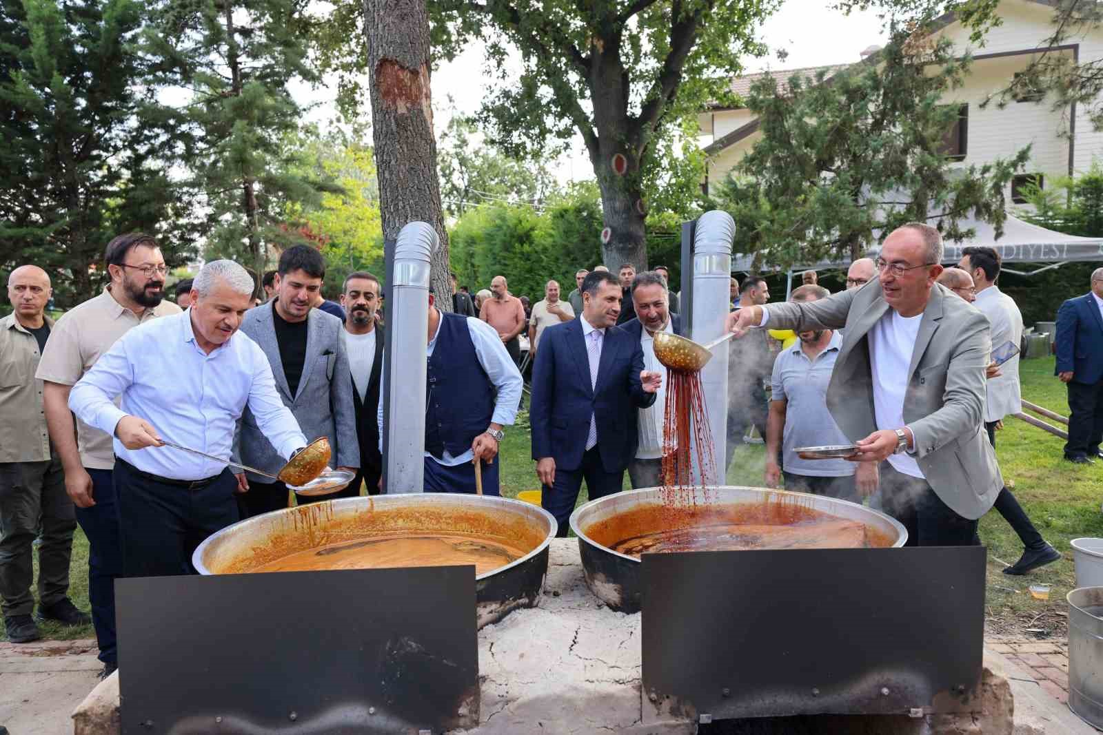 konya-meram-da-once-bagbozumu-ardindan-pekmezler-kaynatildi
