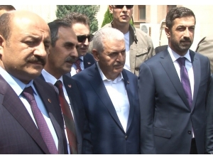 Başbakan Yıldırım, Cuma Namazını, Hacı Tayyar Camiinde Kıldı