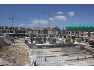 Çavuşoğlu, Günde 15 Bin Kişiye Hizmet Verecek Olan Hastanenin Yapım Çalışmalarını İnceledi