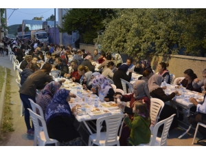 Vatandaşlar, Tepebaşı’nda Bereketi Paylaşıyor