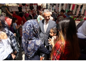 Başkan Köşker, Semt Pazarında Vatandaşlarla Buluştu
