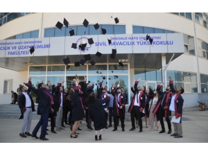 Sivil Havacılık Yüksekokulunda Mezuniyet Töreni