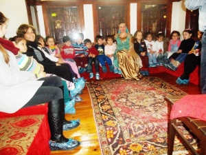 İzmitli Çocuklar Ücretsiz Masal Dinliyor