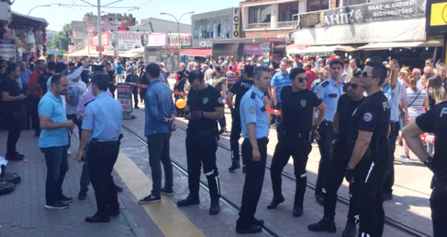 Bursa'da Bir Kişi Gsm Bayiine Girip Dehşet Saçtı: 1 Ölü, 1 Yaralı!