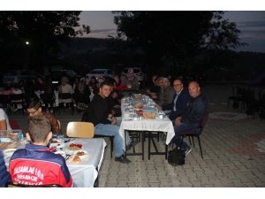 Sınav Öncesi Öğrencilere İftar