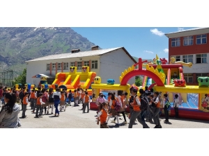 Hakkari’de Hizmet Çocukların Ayağına Taşınıyor