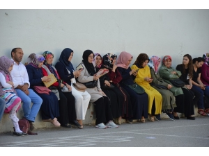 Lgs’ye Giren Çocuklarına Dualarıyla Destek Oldular