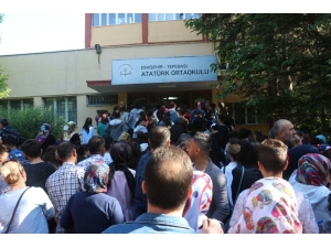 Geç Kalmamak İçin Saatler Öncesinden Akın Ettiler