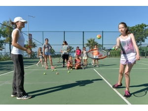 Muratpaşa’nın Yaz Spor Okulları Başlıyor